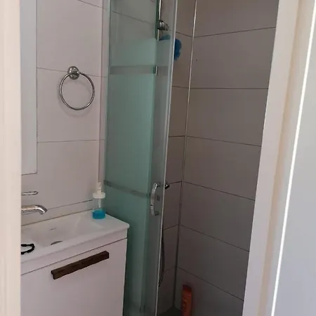 Suzi Hotel *