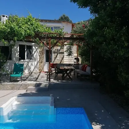 Suzi Kusadası